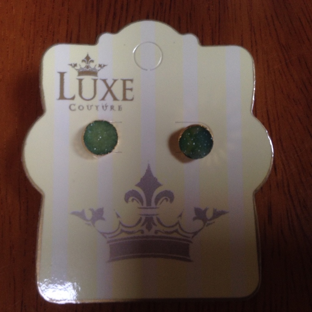 🆕Gold Organic Green Druzy Studs🌺🌺